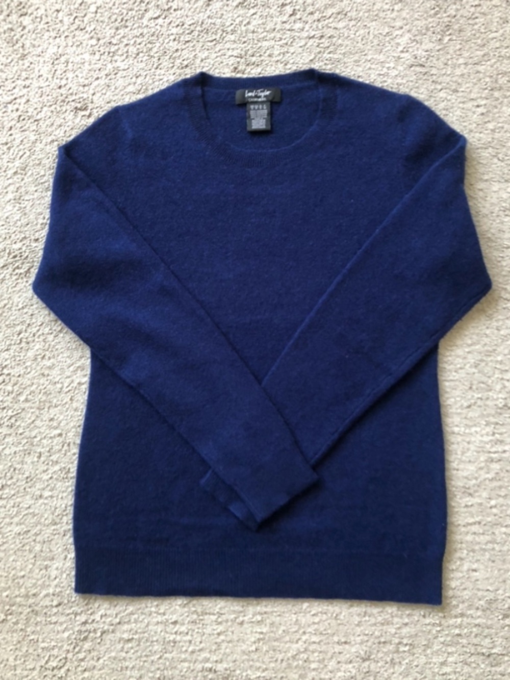 Lord & Taylor Cashmere Crewneck Sweater.NWOT.